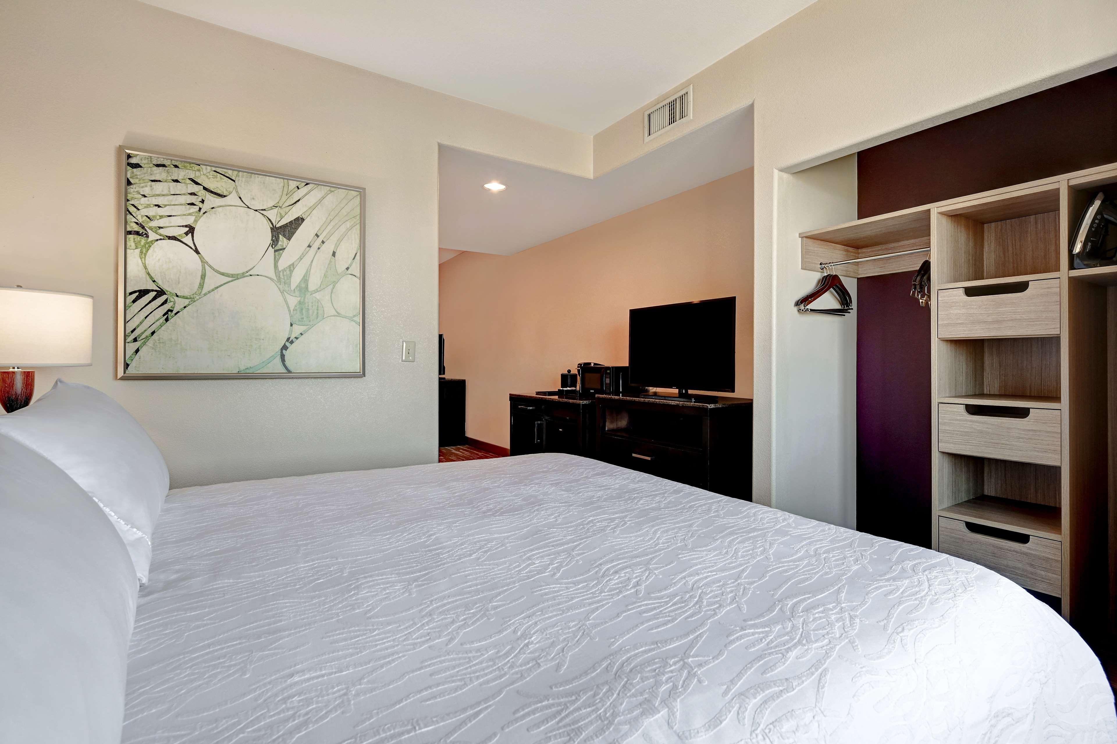 Hilton Garden Inn San Bernardino Extérieur photo