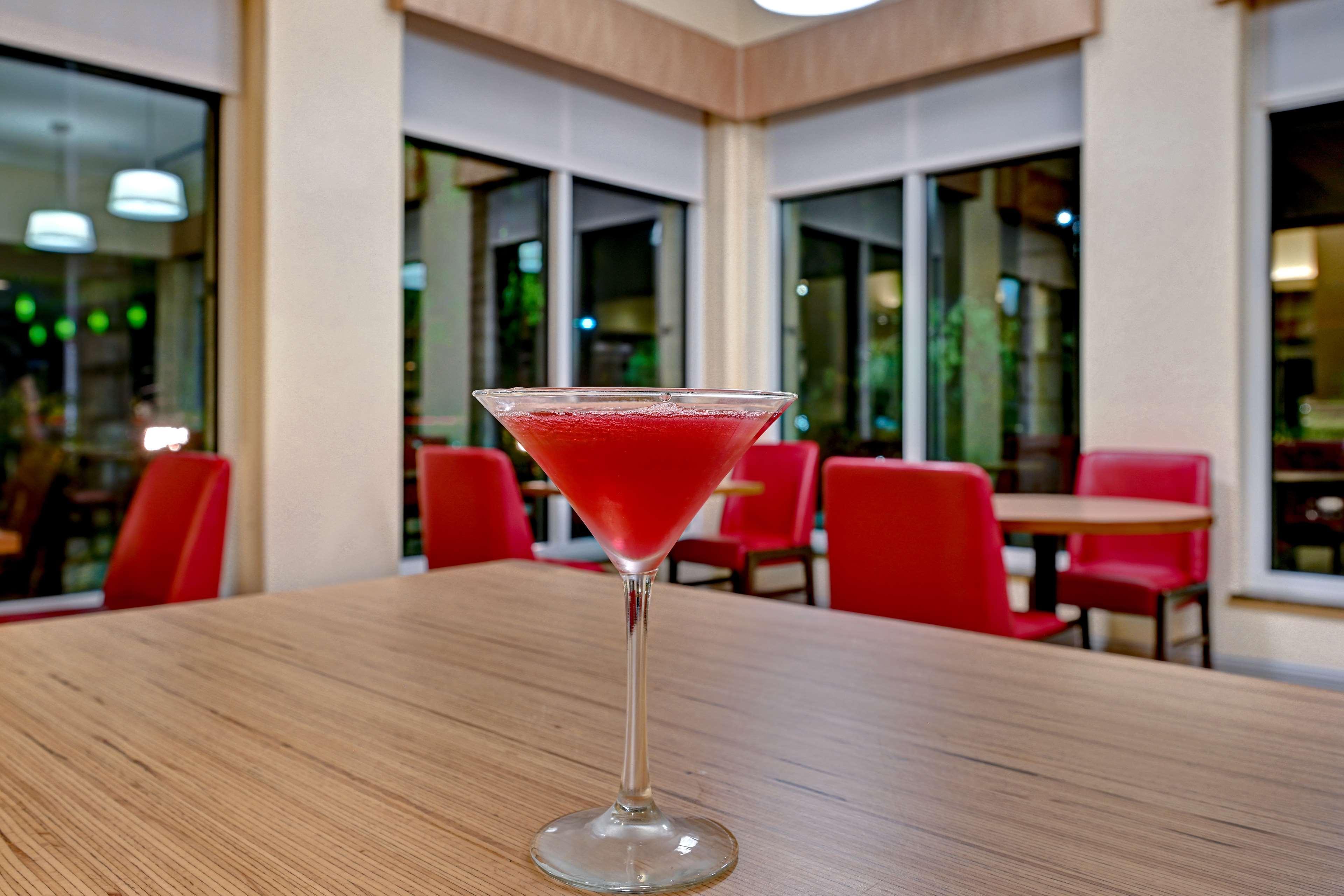 Hilton Garden Inn San Bernardino Extérieur photo