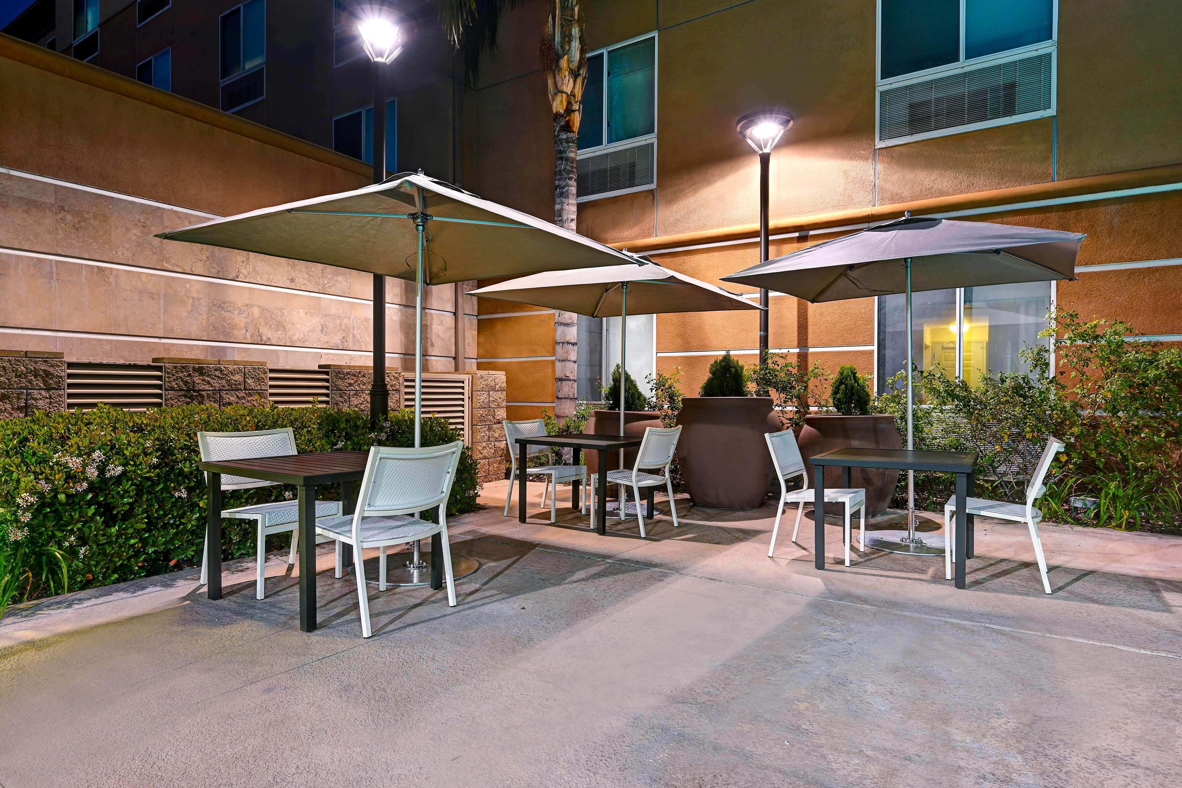 Hilton Garden Inn San Bernardino Extérieur photo